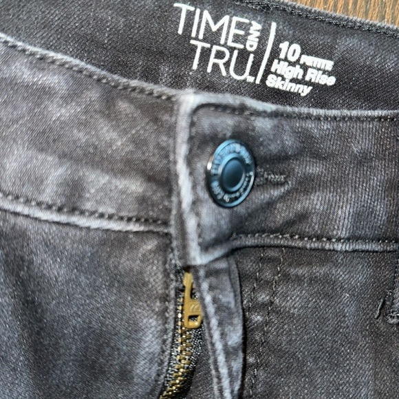 Time and Tru Women's Black Jeans size 10 petite high rise skinny - Picture 5 of 7